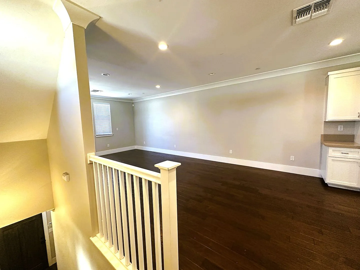 Spacious 4-Bedroom Home with Private In-Law Suite in Sacramento — Photo 2