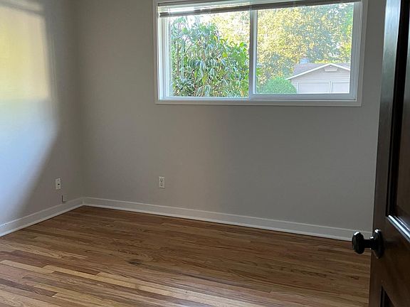 4th image of 16859 NE 14th Pl