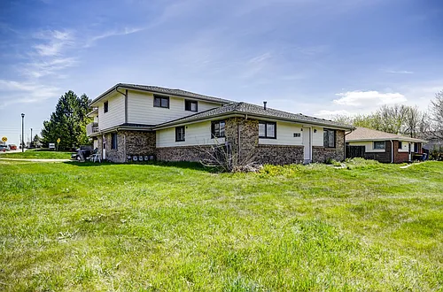 2056 Estes Ln Photo 1