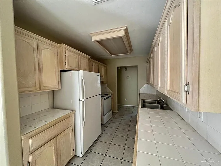 604 S Logan Dr #1 — Photo 6