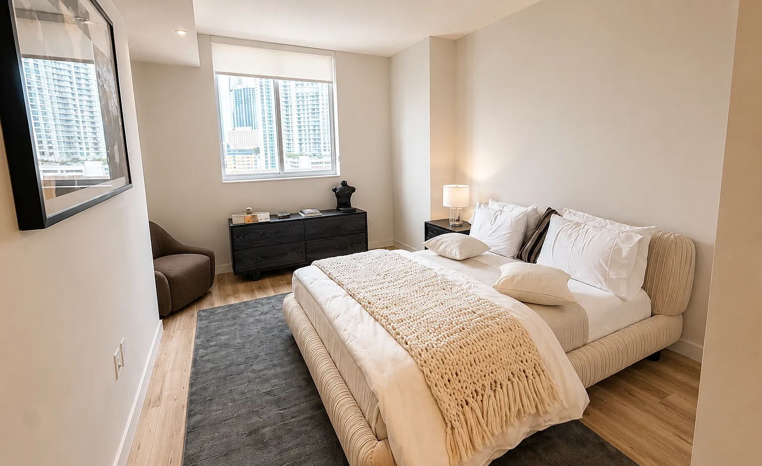 1 bed, 687 sqft, $2,300 — Photo 2