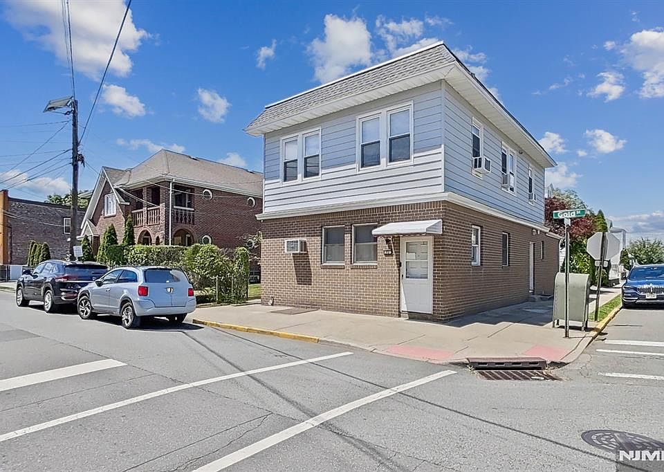 1st image of 77 Gold St