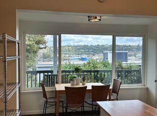 2012 8th Ave N APT B, Seattle, WA 98109