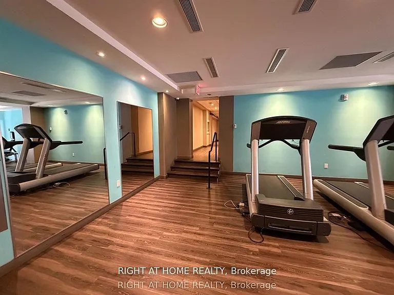 150 Main St W #Penthouse 10 — Photo 12