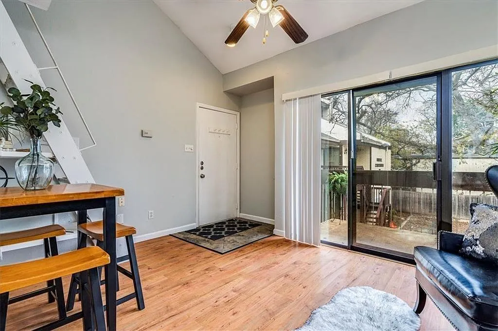 1 bed, 1.0 bath, 456 sqft, $1,395 — Photo 3