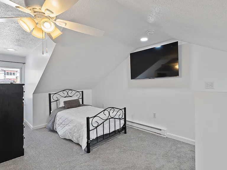 2118 Carey Way — Photo 14