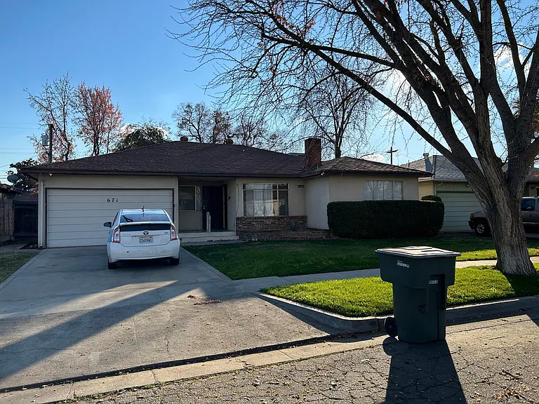 671 E San Carlos Ave — Photo 15