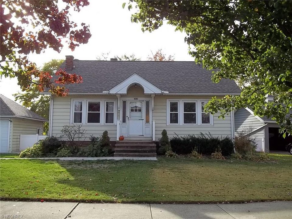 1st image of 5866 Chestnut Hills Dr