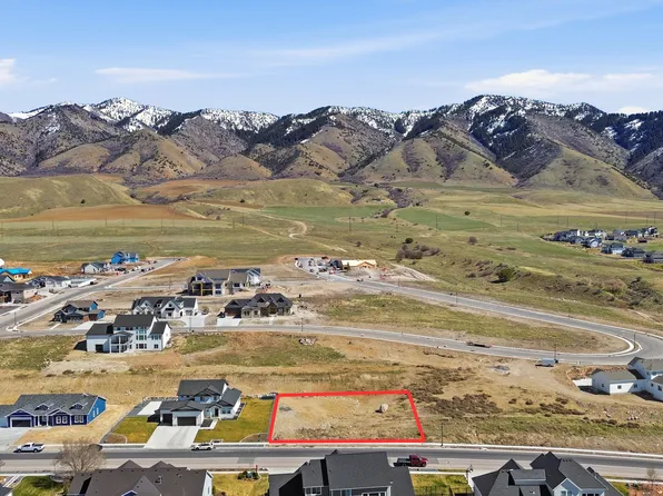 78 S 1000 E, Hyde Park, UT 84318