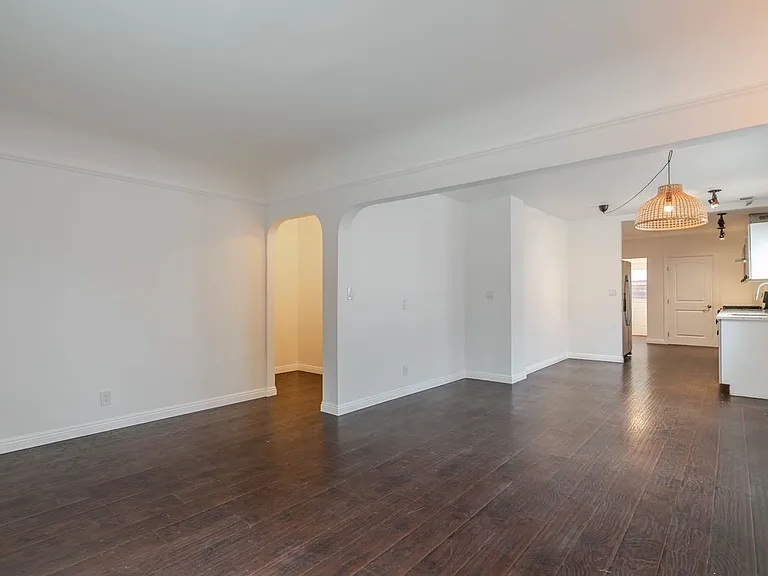 5630 Craner Ave — Photo 12