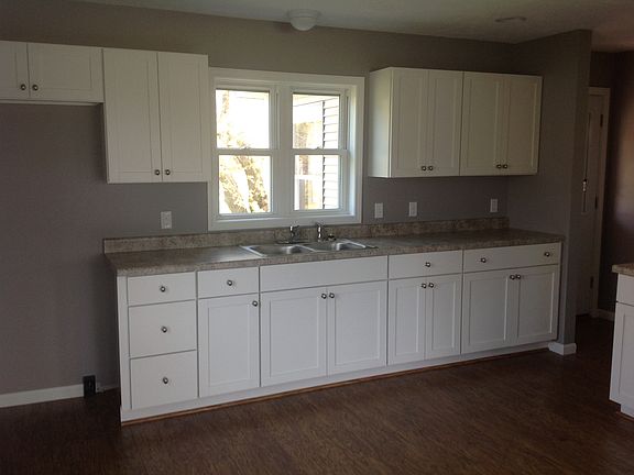 2nd image of 555 S Lakeshore Dr.