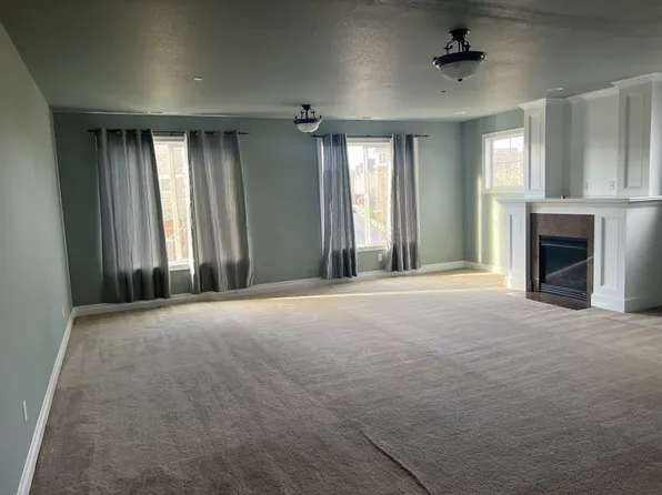 1526 NE Market Dr #1, Fairview, OR 97024