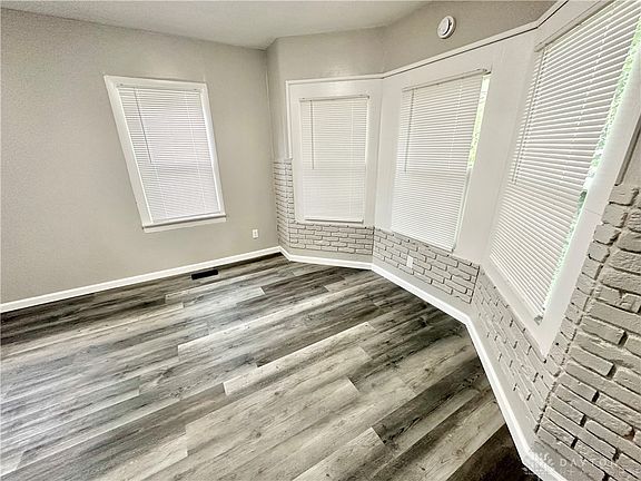 5th image of 2223 Keenan Ave