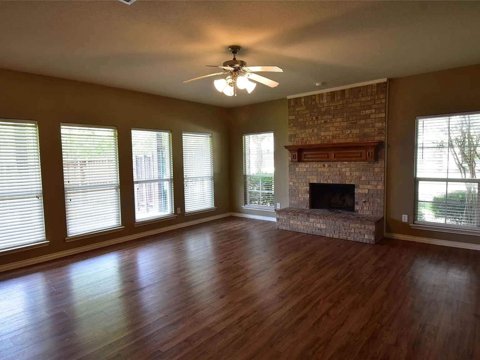 3 bed, 2182 sqft, $2,500 — Photo 4