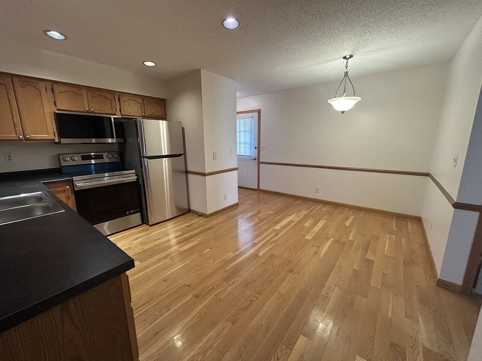 1943 Eastridge Ct — Photo 3