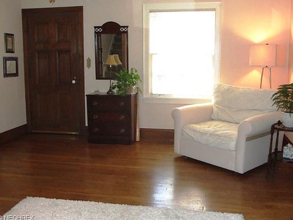5th image of 1063 Rosalie Ave