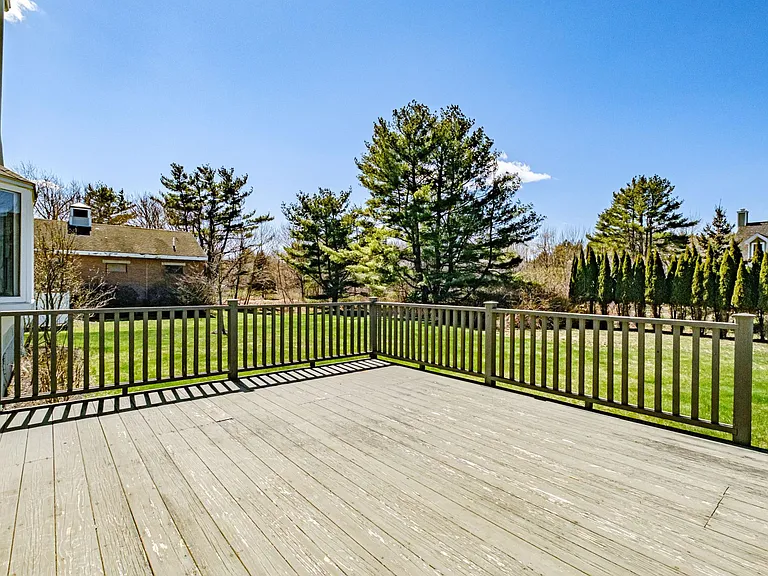 Back deck (has been re-stained since this photo was taken)
