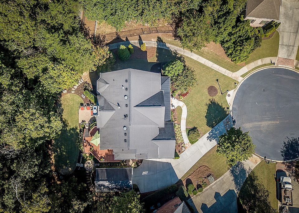 2nd image of 705 Glengate Pl
