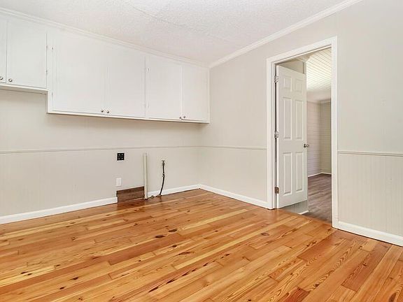 3rd image of 4003 Gary Dr #A
