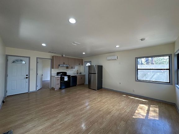 5th image of 7225 1/2 Forbes Ave