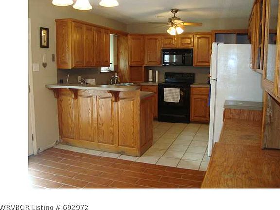 4th image of 1704 N Hills Dr