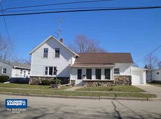 1204 S Mill St, New London, WI 54961