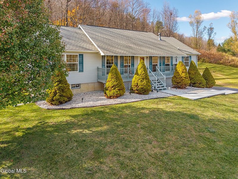 2nd image of 1067 Ravine Road