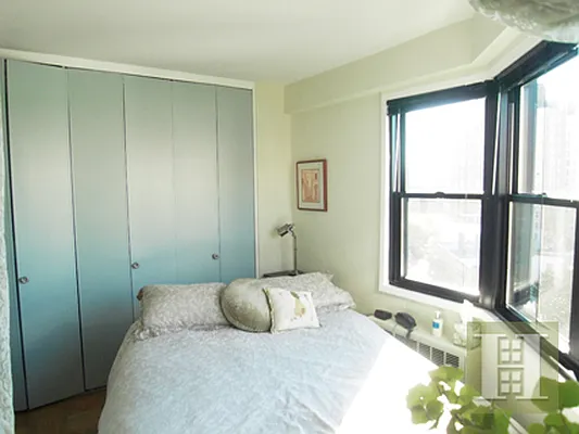 Rented by Halstead Real Estate | media 20