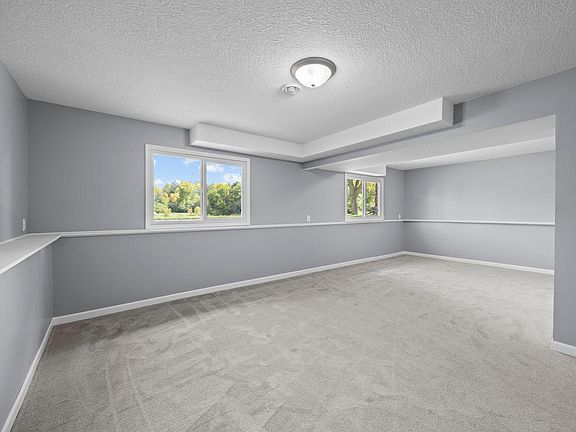 4th image of 630 3rd Ave NE