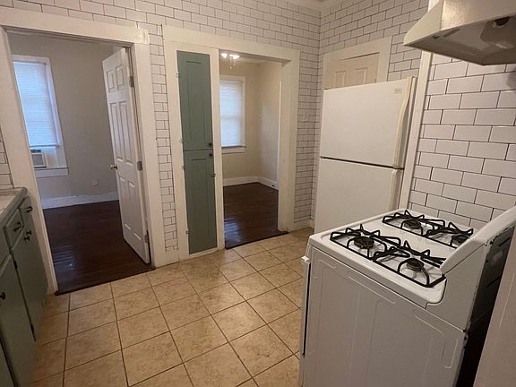 4th image of 304 Ada St