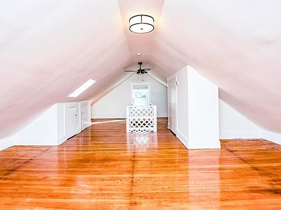 3rd image of 34 Linden St