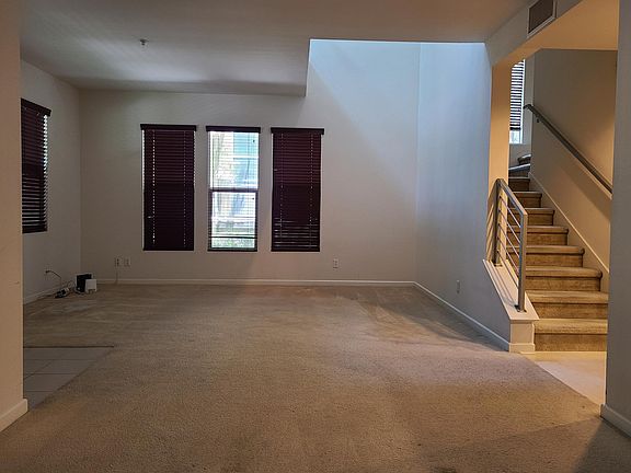 4th image of 256 E Jeanette Ln