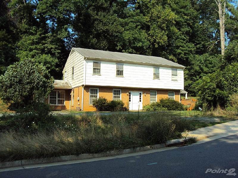 1724 A Solomon Rd is the Right side of this Duplex