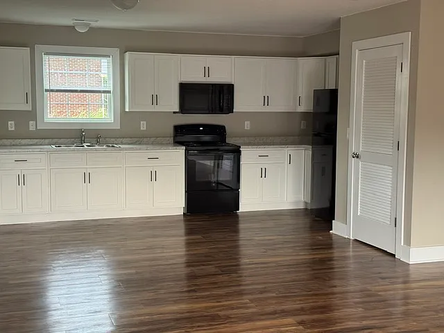 1355 Woodlawn Road #406 - 406 — Photo 2