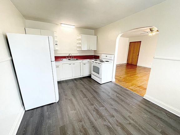 4th image of 211 4th Ave #1