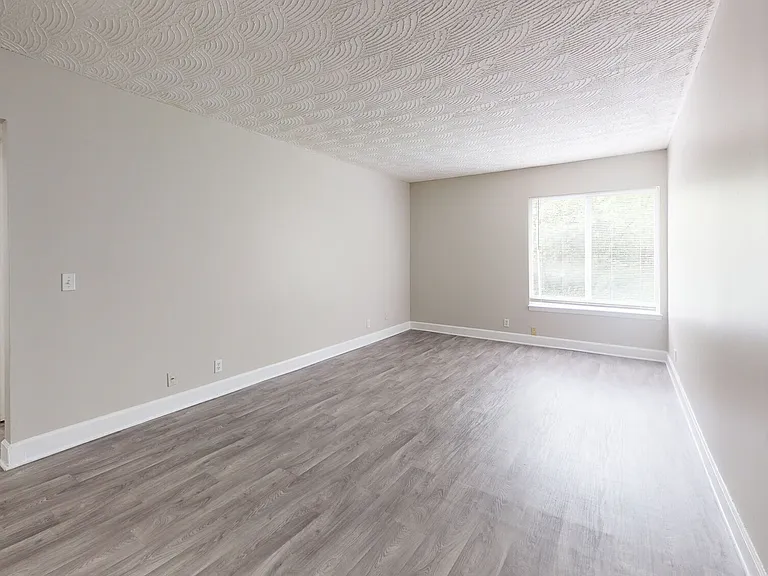 Northfield Manor Apartments — Photo 17