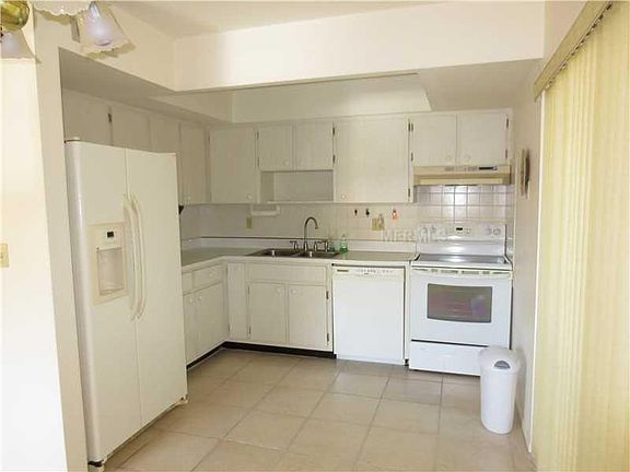 3rd image of 24 Quails Run Blvd Unit 6