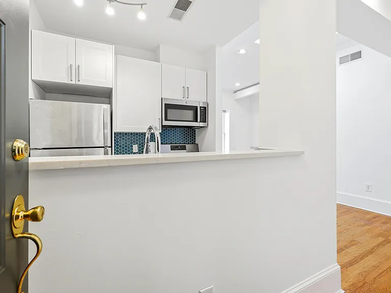 1807 California St NW #305 — Photo 14