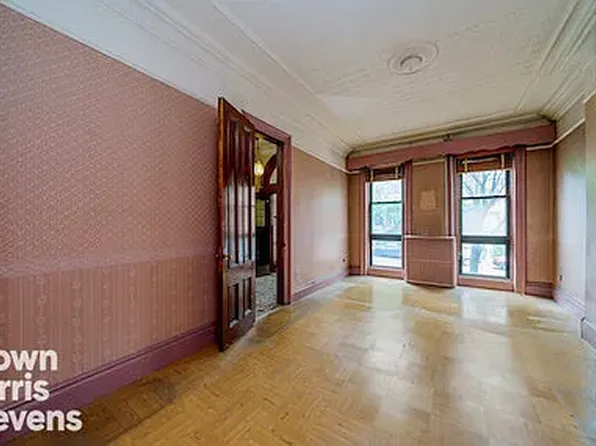 14 3rd St, Brooklyn, NY 11231