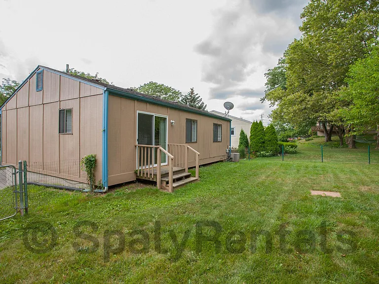 2136 Winewood Ave — Photo 24