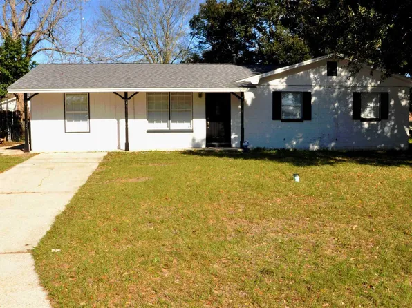 709 Blue Springs Dr, Pensacola, FL 32505