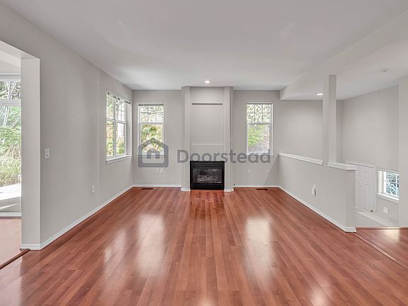 5th image of 9717 178th Pl NE Unit 4