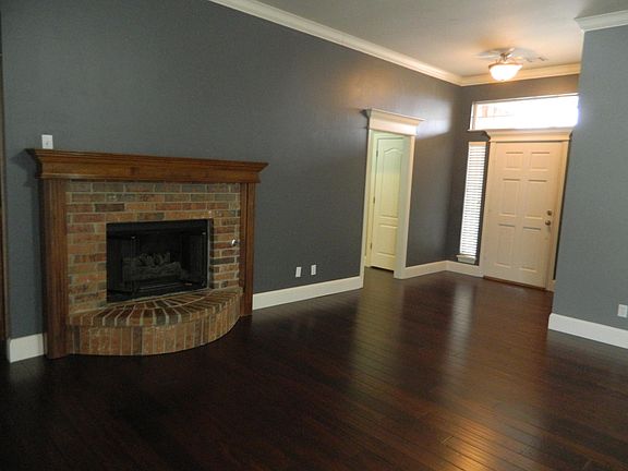 3rd image of 2113 Branden Ln
