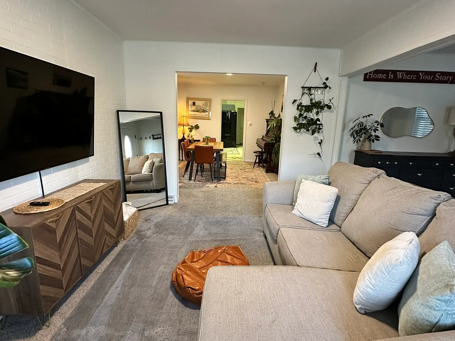 5 bed, 2282 sqft, $5,200 — Photo 3