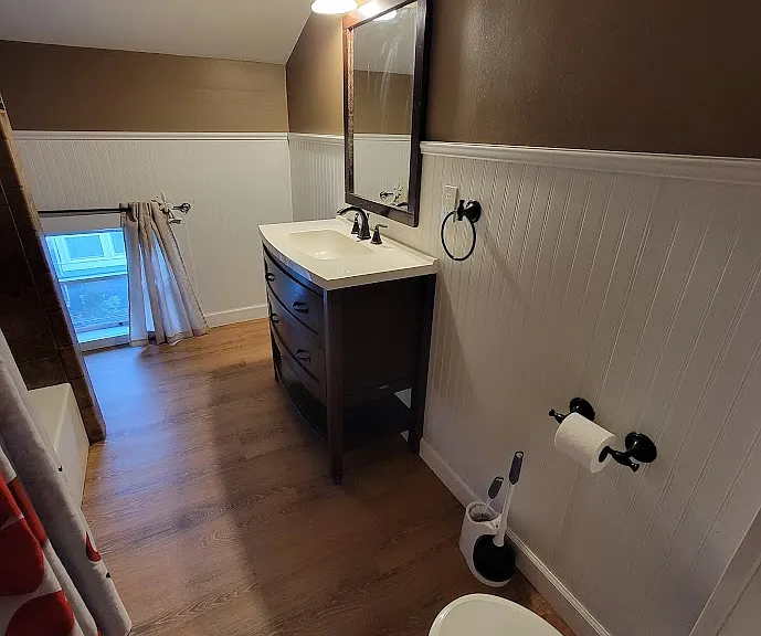 437 E Doty Ave — Photo 7