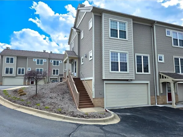 1036 Bluestem Ln, Ann Arbor, MI 48103