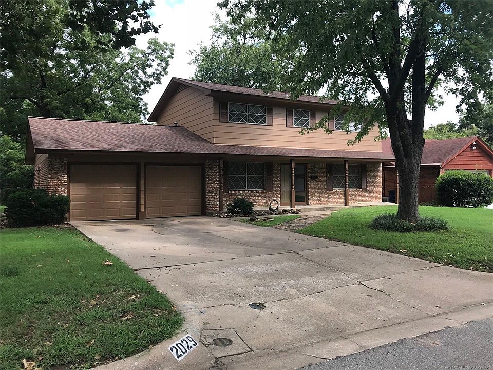 1st image of 2029 S 71st Ave E