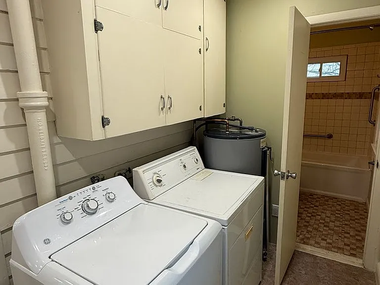 406 Robbins St — Photo 21