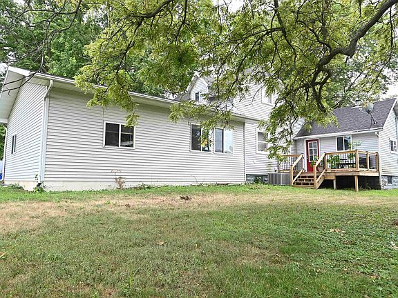 3rd image of 513 W 2nd St