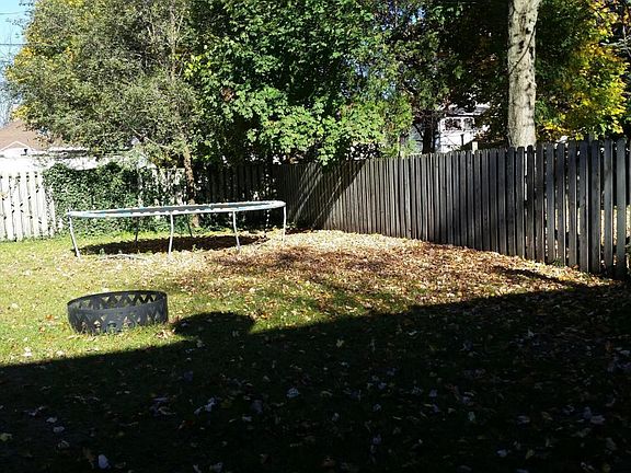 3rd image of 2228 Morton Ave
